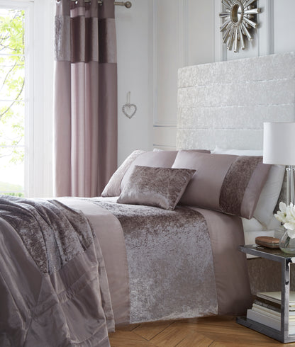 Stunning Duvet In a Crushed Velvet Design Available in Grey and Mink